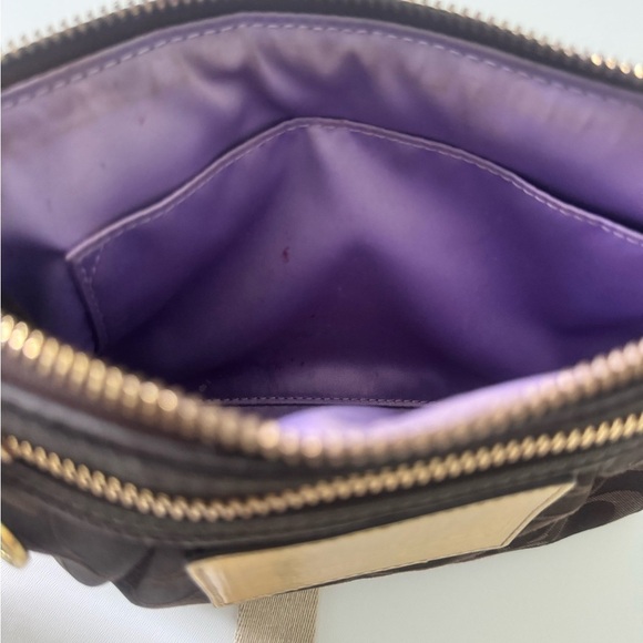 Coach Signature Poppy Crossbody Swingpack with Gold Accents - Picture 14 of 16